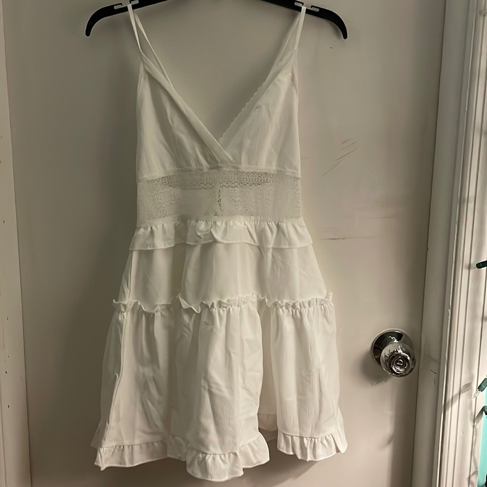 Brand new never worn dress!! Perfect for graduation or summer!